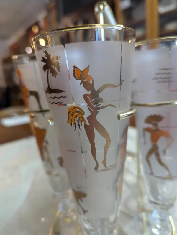 8 Orange and Gold Libbey Calypso Pilsner Glasses with a Wire Rack - Image 6