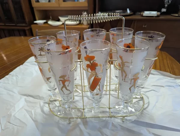 8 Orange and Gold Libbey Calypso Pilsner Glasses with a Wire Rack - Image 3