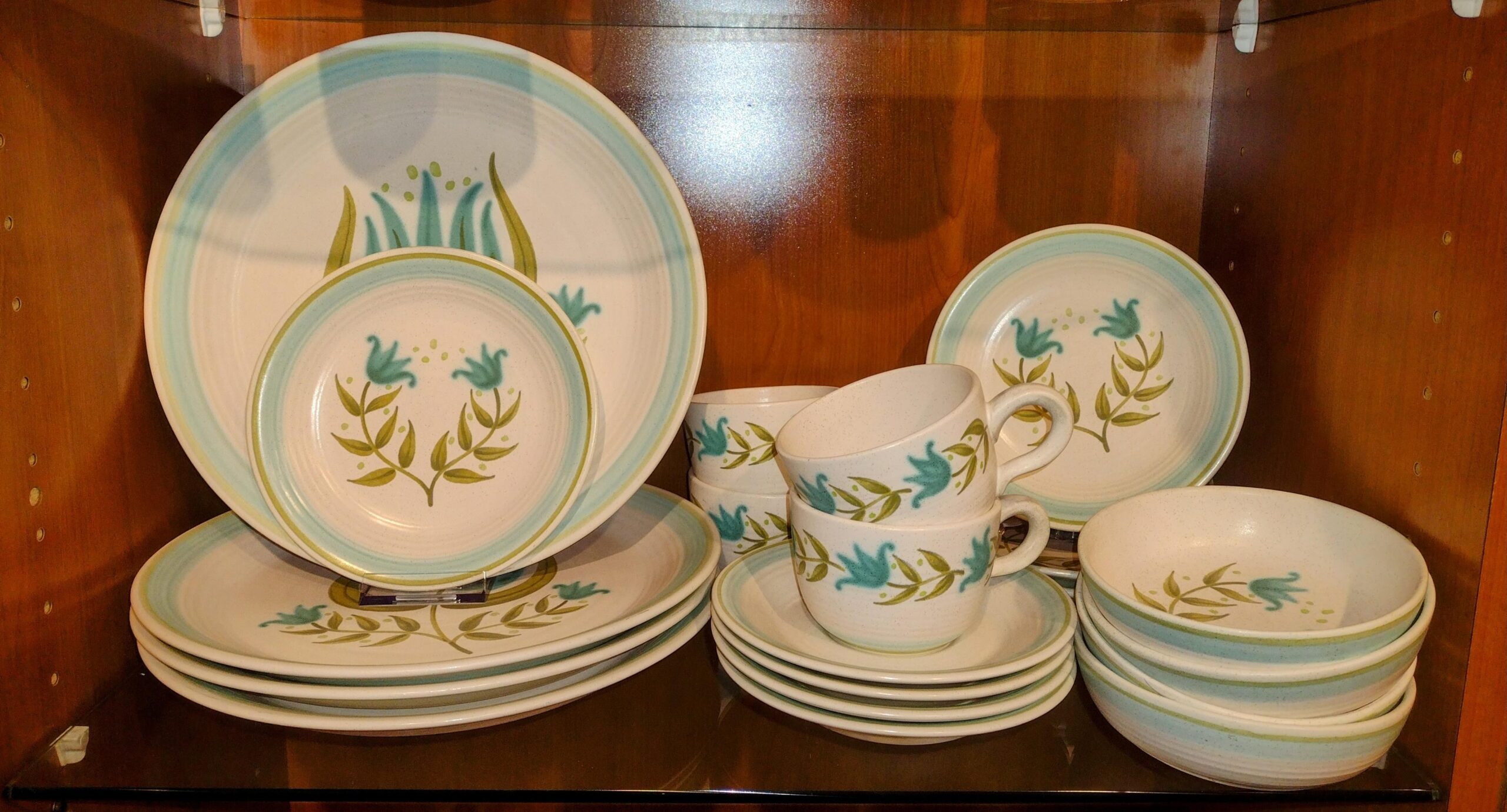 FRANCISCAN TULIP TIME DINNERWARE 20 PIECES SET OF 4