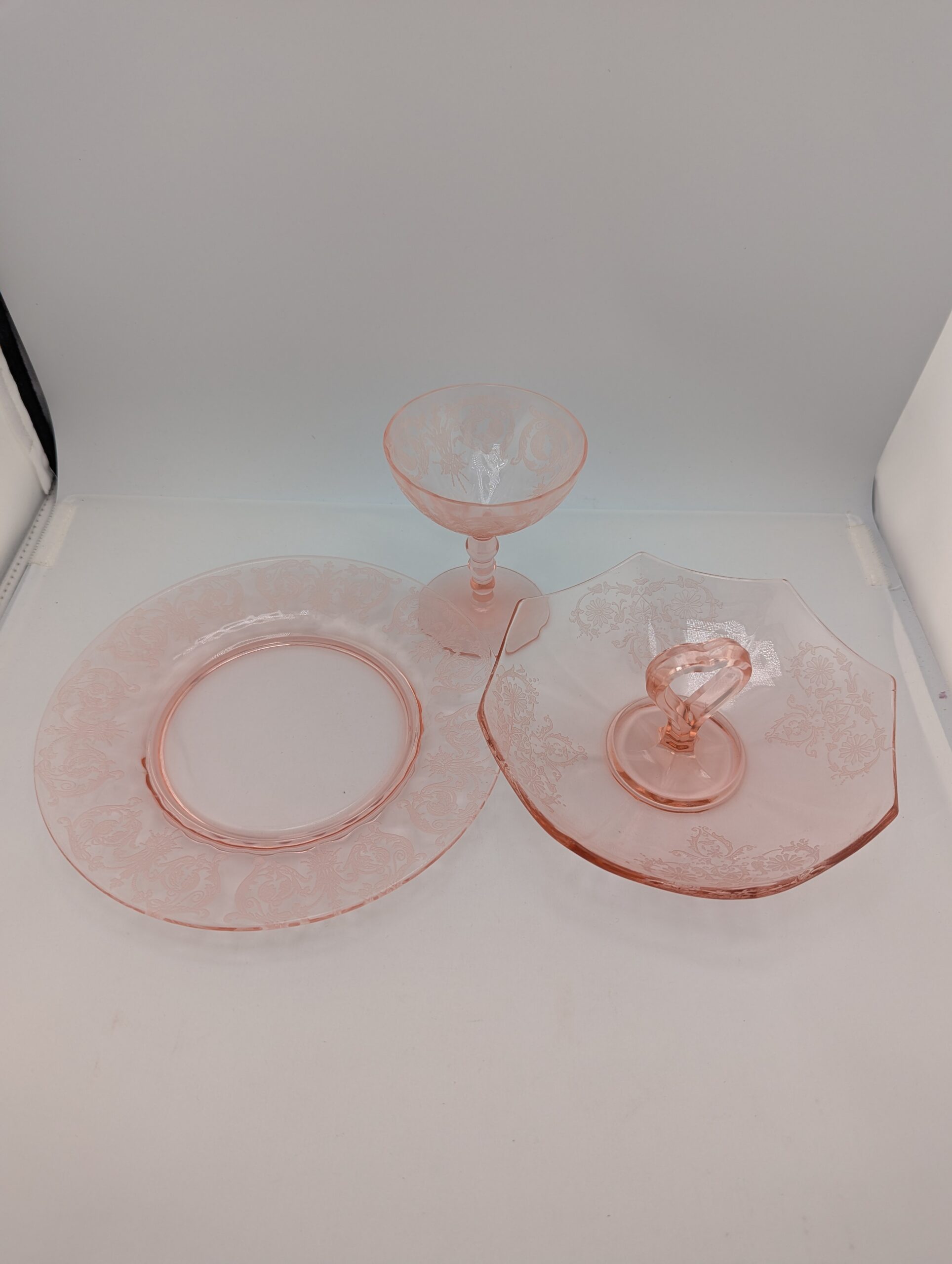 VINTAGE PINK DEPRESSION GLASS 20 PIECE SET