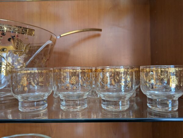 Culver Chantilly Gold Punch Bowl set with 10 Glasses - Image 3