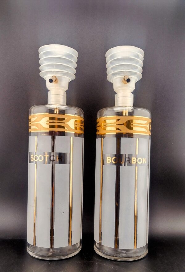FRED PRESS SERVING DECANTERS SET OF 2 WITH METAL RACK - Image 7